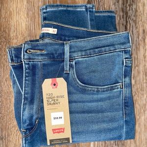 Levi’s Sculpt Hypersoft jeans
